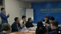 Юристы общественного объединения «Гражданский совет Карагандинской области» во время пресс-конференции. Караганда, 28 марта 2019 года.