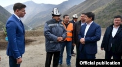 Представители компании «Вертекс» во время встречи с премьер-министром Мухаммедкалыем Абылгазиевым.