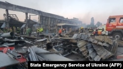 Всього, за даними ДСНС, внаслідок ракетного удару в Кременчуці загинуло 19 осіб та постраждало 64 особи, з яких 26 – госпіталізовано