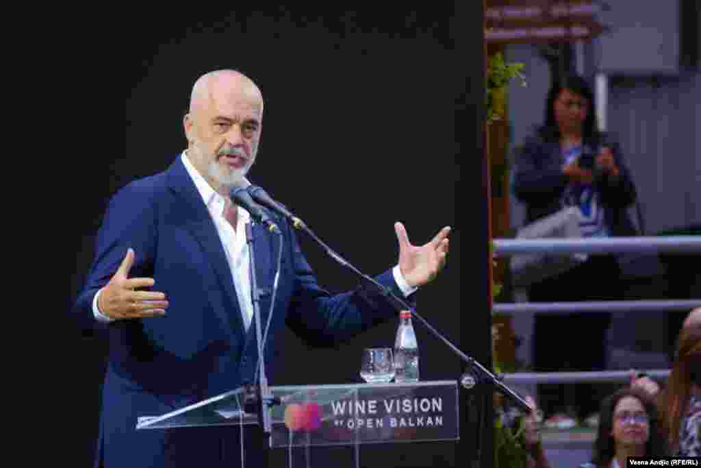 &bdquo;Нашата намера е да го организираме овој саем на годишно ниво и да го преместуваме од еден главен град во друг, но да поттикнеме многу други да бидат дел од нашиот саем&ldquo;, рече албанскиот премиер Еди Рама.