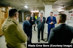 Premijer sa ministrima zaduženim za borbu protiv korupcije Zoranom Miljanićem i za unutrašnje poslove Filipom Adžićem u Luci Bar, maj 2022.