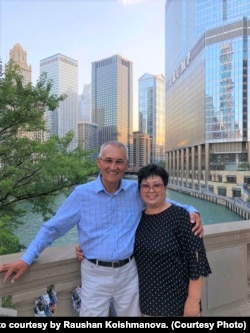 Жомарт Койшманов с женой Раушан в поездке по США в 2019 году, где живет их старший сын