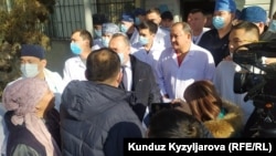 Бишкектеги травмотология жана ортопедия илим изилдөө борборунун алдындагы акция. 4-февраль, 2022-жыл.