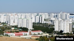 Aşgabat. Türk gurluşyk kompaniýalarynyň guran jaýlary