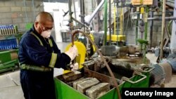 Золото с месторождения Кумтор, архивное фото.