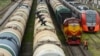 Trenuri cu produse petroliere în gara Krasnodar, 14 aprilie 2020.