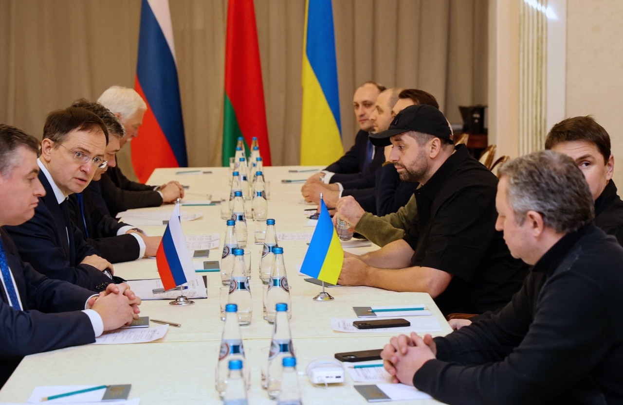 Ukrainian and Russian negotiators hold talks in Belarus on February 28.