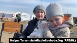 Над 3 милиона души напуснаха Украйна след началото на войната. Повечето са жени и деца.