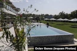 Nunta lui George Simion a avut loc într-o pensiune/hotel/spa din Vâlcea.