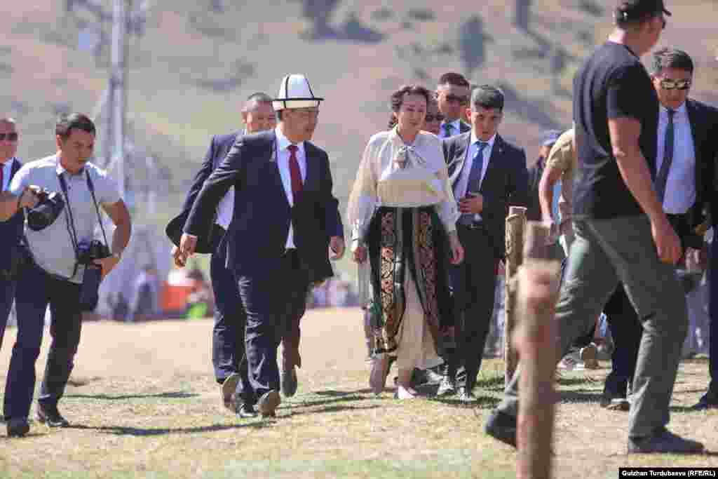 Садыр Жапаров өлкөнүн эгемендик күнүнө карата сүйлөгөн сөзүндө билдирди. Ал мындан ары Кыргызстандын көз карандысыздык майрамы ар жылы ар башка аймакта чоң салтанат менен белгиленерин билдирди.