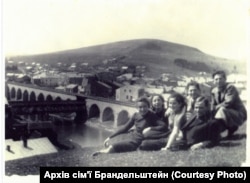 Єврейської молодь Турки, 1939 рік. Надано Якобом Брандельштейном, оцифровано ГО «Після тиші»