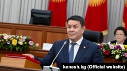 Талант Мамытов парламенттин жыйынында. 29-декабрь, 2021-жыл.