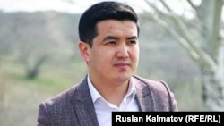 Азамат Жээнбеков.