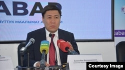 Министр образования и науки КР Алмазбек Бейшеналиев.
