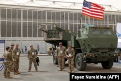 Украйна разчита на разузнавателните данни на САЩ, за да управлява доставените ѝ от тях високомобилни артилерийски ракетни системи (HIMARS).