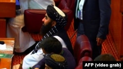 امیرخان متقي د اسلامي همکاریو سازمان په غونډه کې