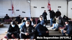 შიმშილობა "ნაციონლური მოძრაობის" ცენტრალურ ოფისთან, 22 დეკემბერი 