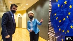 Българският премиер Кирил Петков и председателят на Европейската комисия Урсула фон дер Лайен