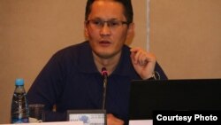 Айбар Султангазиев