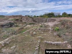 Античне місто Мірмекій було засноване іонійськими греками в середині VI століття до н. е. на березі Керченської протоки