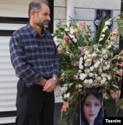 Tatăl Mashei Amini, Amjad Amini, spune că fiica sa nu avea nicio boală și ea a murit în urma brutalității poliției.