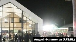 Як саме працюватиме мобілізаційний пункт і жителям яких регіонів у ньому вручатимуть повістки – не уточнюється. На фото - пропускний пункт «Верхній Ларс»