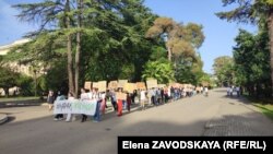 ახალგაზრდების მსვლელობა სოხუმში ბიჭვინთის დასაცავად