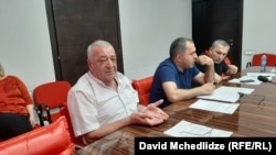 რუსთავის საკრებულოს თავმჯდომსროს მოადგილე, დავით რეხვიაშვილი