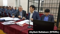 Аскаровдун адвокаттары Нурбек Токтакунов, Валерьян Вахитов, Айдар Сыдыков