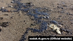 Два танкери «Волгонефть» із мазутом зазнали аварії в Керченській протоці 15 грудня, за основною версією, це сталося через шторм (фото ілюстраційне)