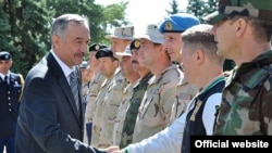 Ion Coropcean salută militarii implicați în misiunile internaționale din Irak, 6 noiembrie 2013