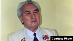 Асанкан Жумакматов.