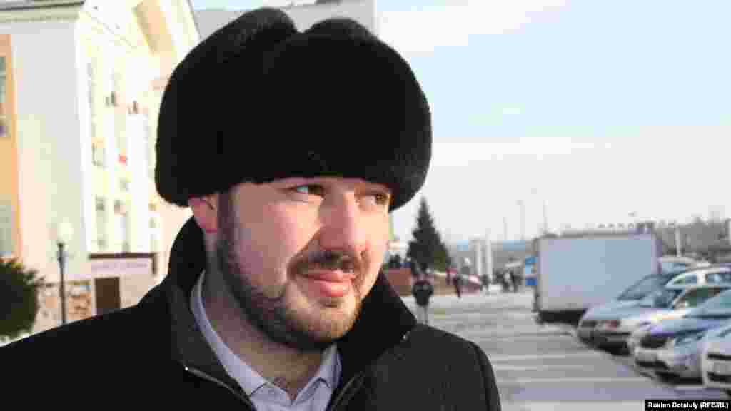 Директор по транспорту компании "Астана LRT" Рустам Халилиев говорит, что целью введения платной паркови является увеличение мест на стоянке за счет сокращения тех автомобилей, которые обычно стоят там длительное время. &nbsp;