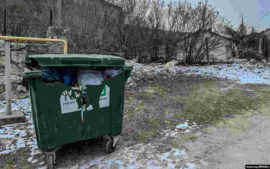 &laquo;Vtorresurs&raquo; çöplük qutusı tura, amma bayağı iprandı