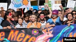 Greta Thunberg la o manifestație pentru apărarea mediului