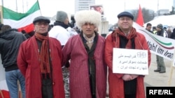 Ženewa. Eýranly türkmenler Eýranda adam hukuklarynyň bozulmagyna garşy protest bildirýär.