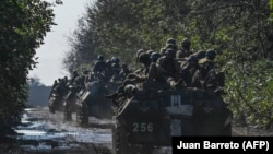 Украина-Украински војници во борбени возила во Новоселивка, 17 септември 2022 година