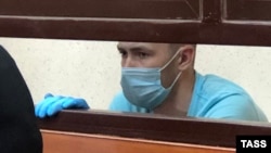 Евгений Добринский в суде, архивное фото