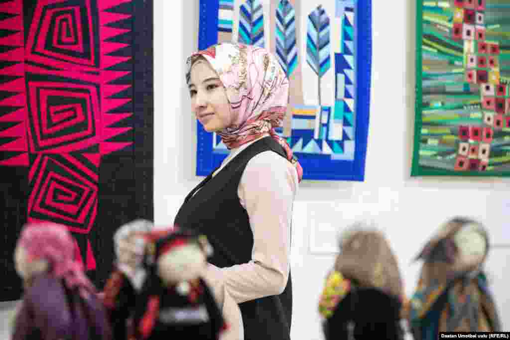 Ислам дининин таасири менен кээ бир байламдар колдонуудан чыга баштаган.