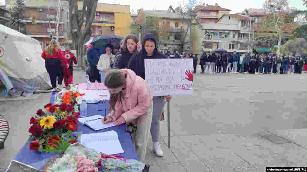 Кочани, оддавање почит на загинатите во пожарот, 17 март 2025 година