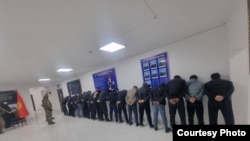 Милиция тараткан сүрөт.