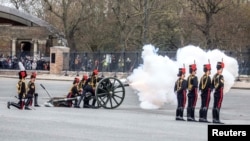 Канзаада Филипптин урматына Британиянын бардык аймагында артиллериялык залптар атылды