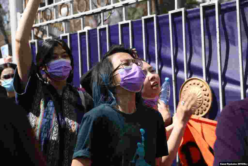 В акции приняла участие известная блогерша Эльдана Сатыбалдиева.