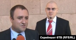 Иван Иванов и адв. Петър Илиев пред Конституционния съд, 10 октомври 2013 г.