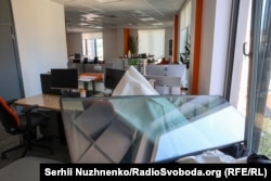 Biroul de la Kiev al RFE/RL, după atacul din noaptea de miercuri spre joi.