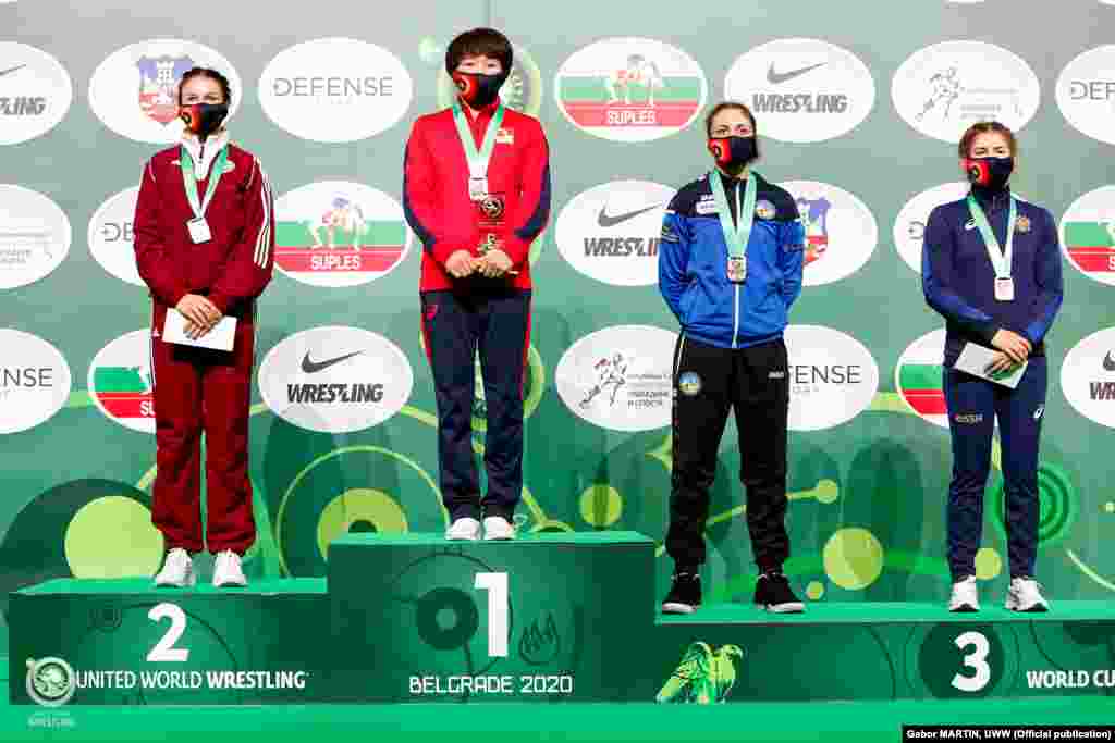 Айсулуу Тыныбекова Дүйнө кубогунун алтын медалын тагынып турган учуру.