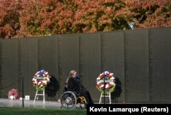 Мемориал в Вашингтоне, посвященный павшим во Вьетнамской войне
