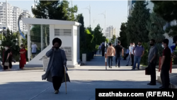 Türkmenistanda mobil telefonlary üçin sim-kart ýetmezçiligi şu ýylyň baharynda güýçlendi. 