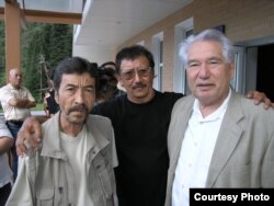 Геннадий Базаров, Джали Соданбек и Чингиз Айтматов.