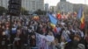 Alianța pentru Unirea Românilor (AUR) și-a chemat susținătorii la protest.
